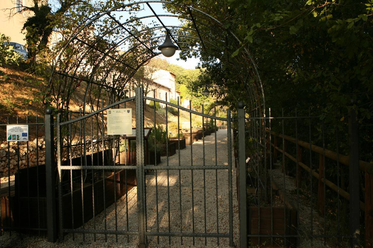 Convento Di San Colombo Hotel Santo Stefano Di Sessanio Exterior foto