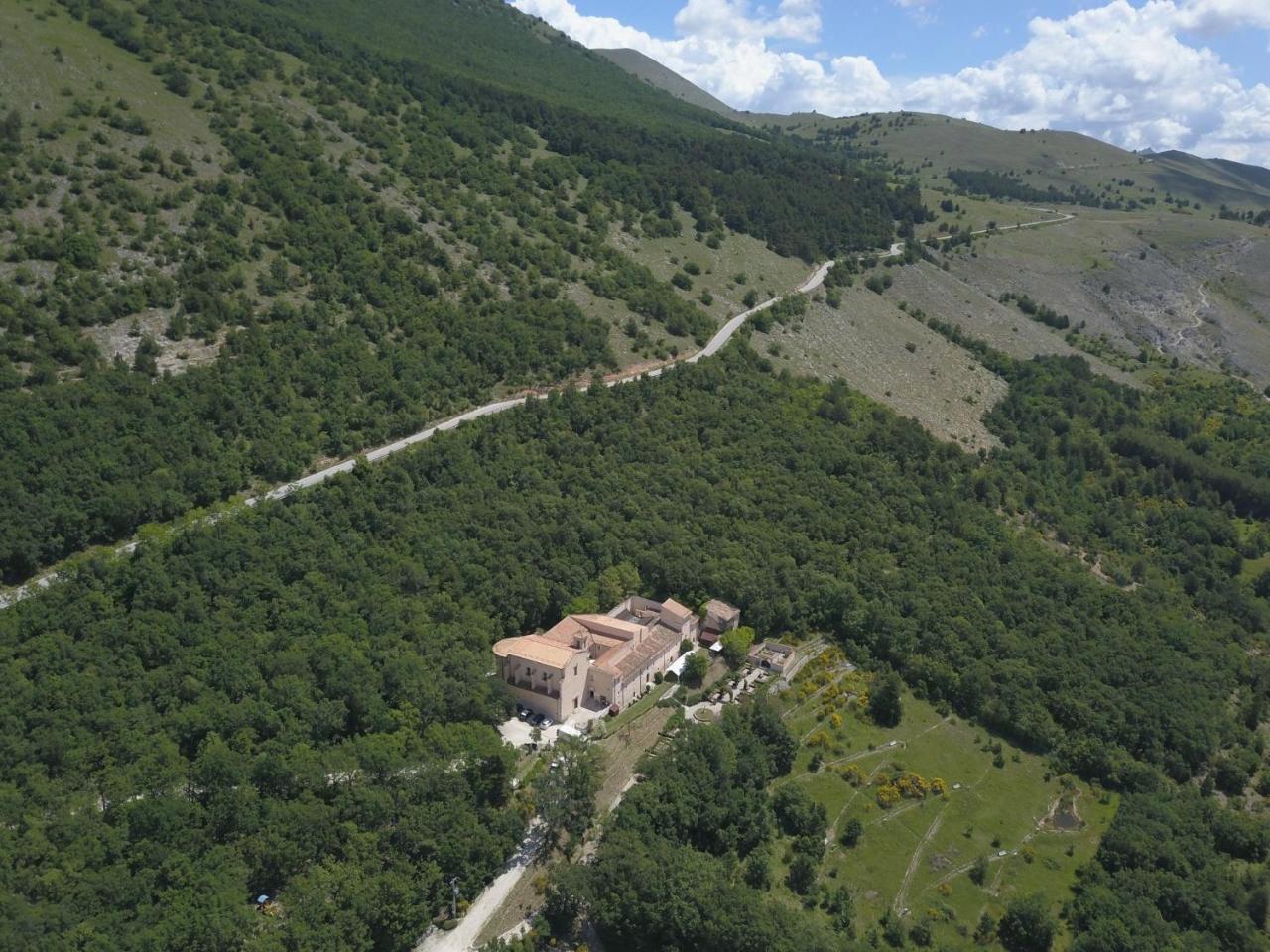 Convento Di San Colombo Hotel Santo Stefano Di Sessanio Exterior foto